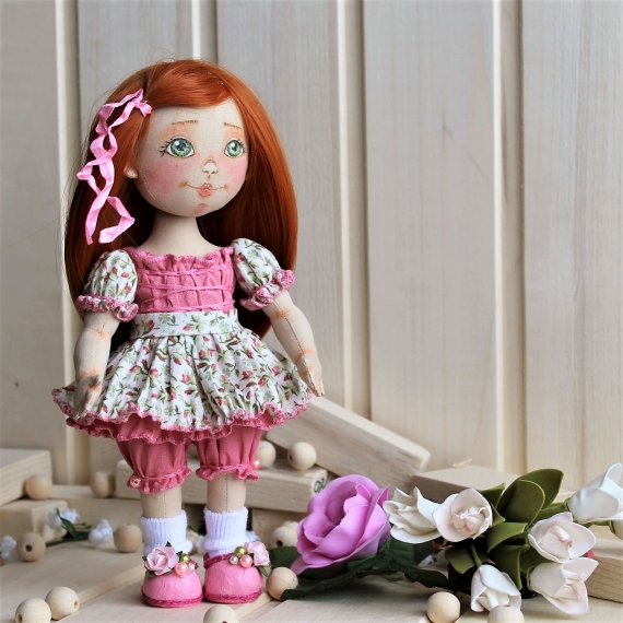 Куколка коллекционная текстильная Сонечка