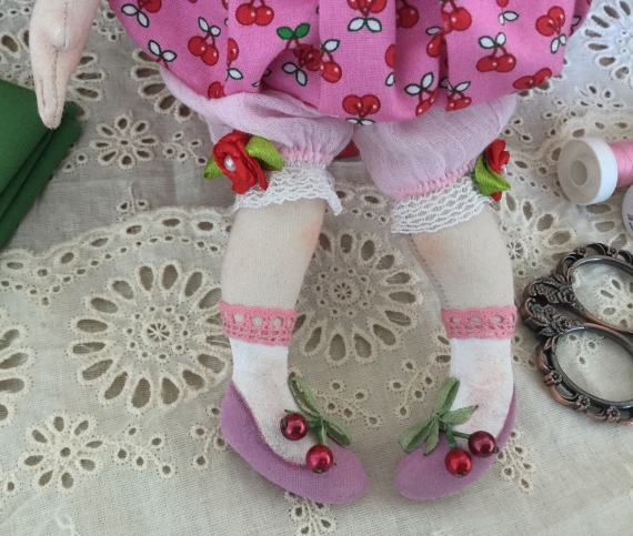 Кукла Вишенка