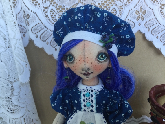 Куколка Черничка