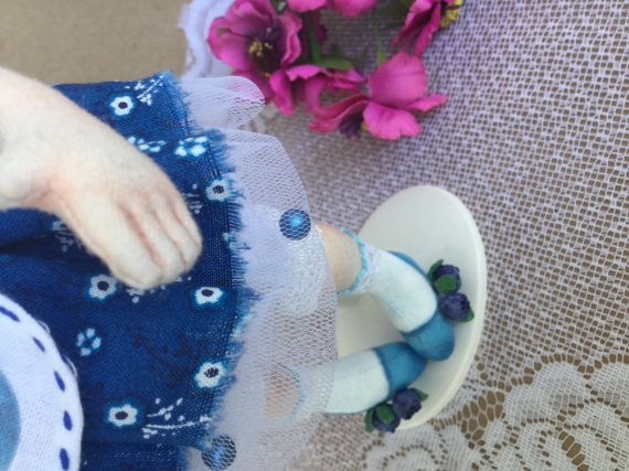 Куколка Черничка