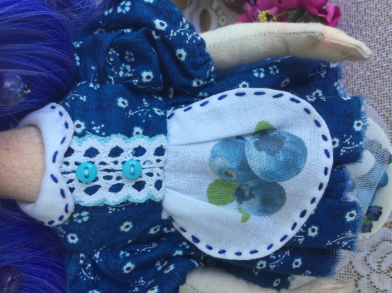 Куколка Черничка