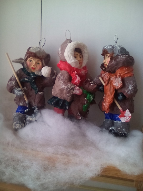 Зимние забавы - ватная елочная игрушка