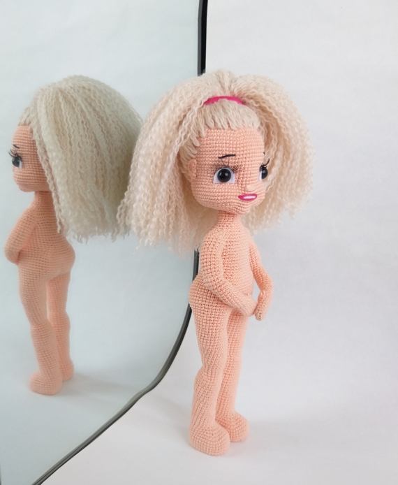 Куколка Дина.