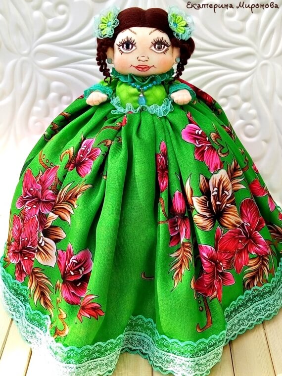 Кукла- грелка на чайник