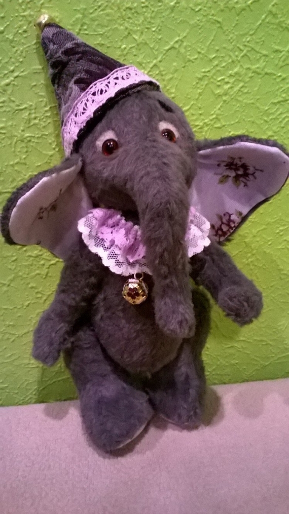 Cлоненок Крошка