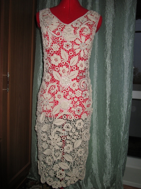 Платье кружевное