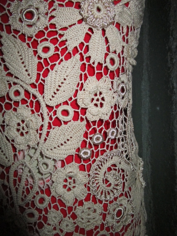 Платье кружевное