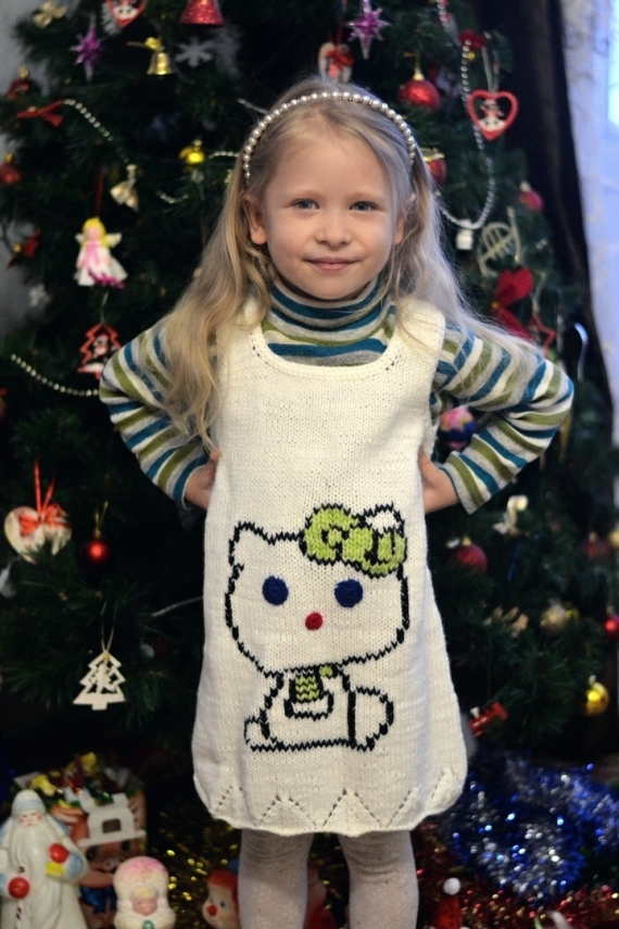 Белое платье на девочку "Котёнок Пегги".