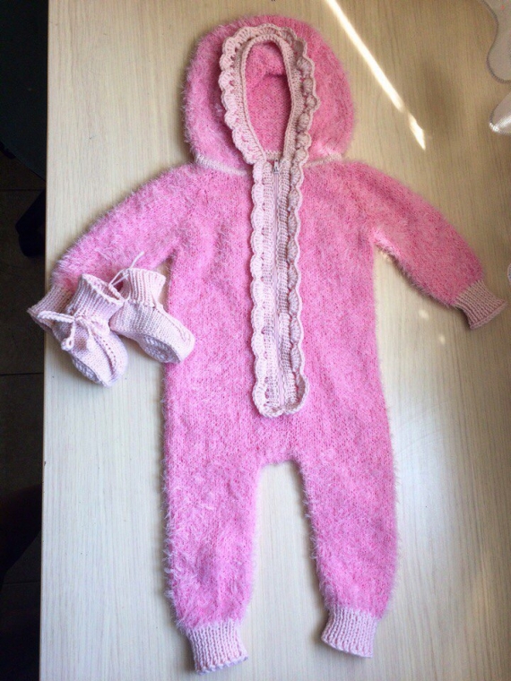 Детский комбинезон  в комплекте с пинетками , для девочки 0-6 месяцев
