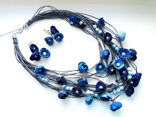 Цвет настроения синий!