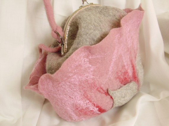 Сумочка Вьюнок валяная