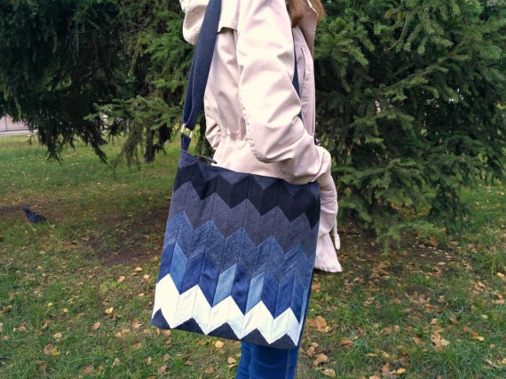 Косметичка джинсовая, лоскутное шитье.