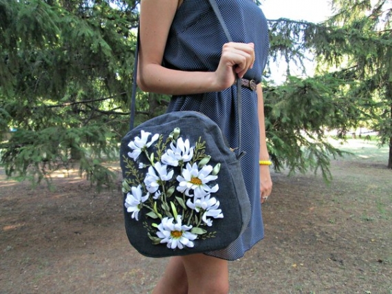 Джинсовая сумка на плечо "Ромашки"