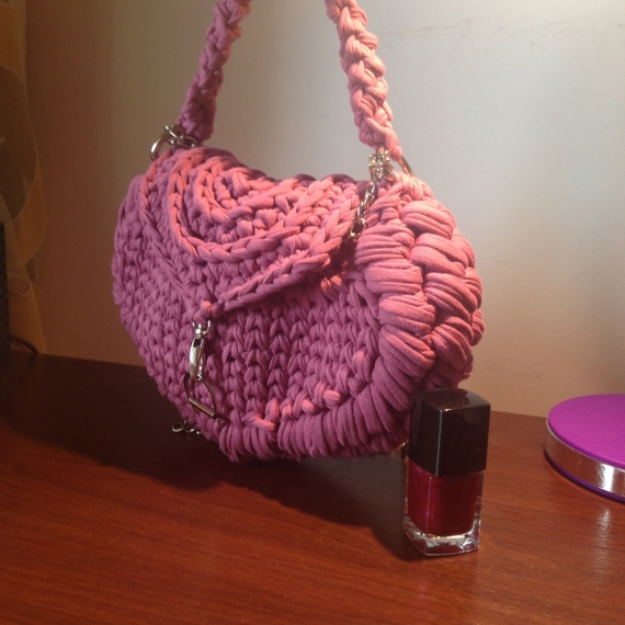 Сумочка из трикотажной пряжи