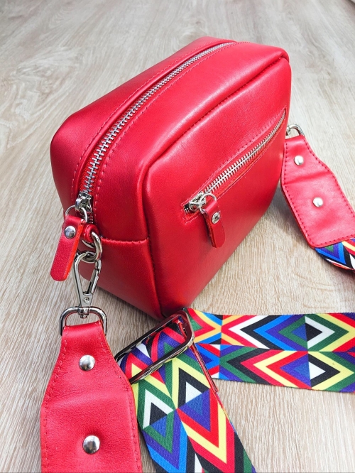 Женская кожаная сумка красная