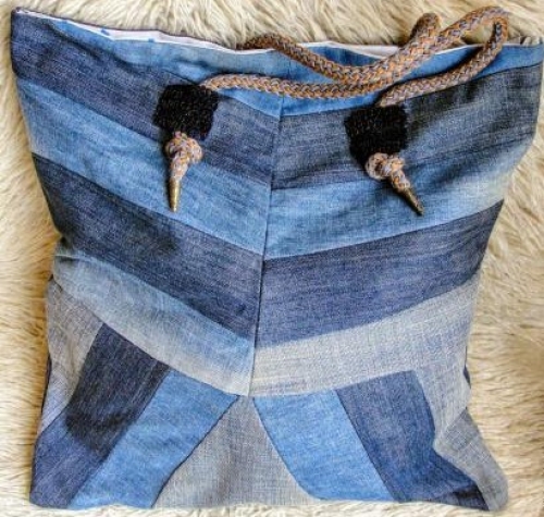 Сумка из джинсовых лоскутков