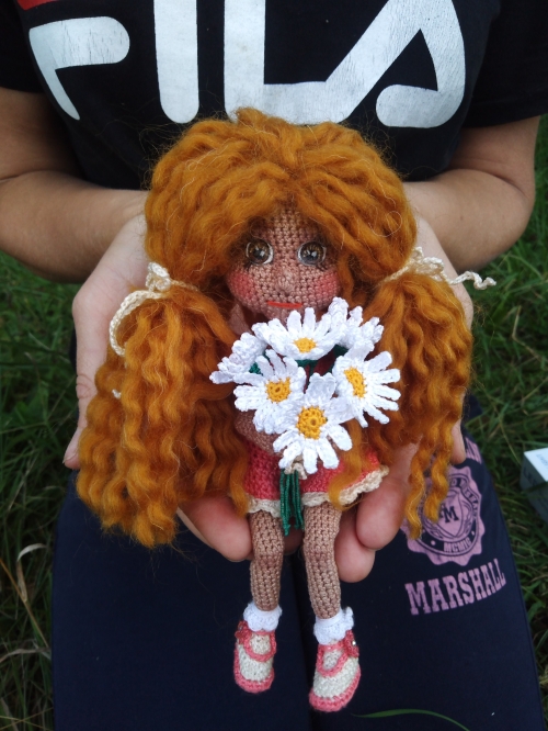 Авторская вязаная кукла