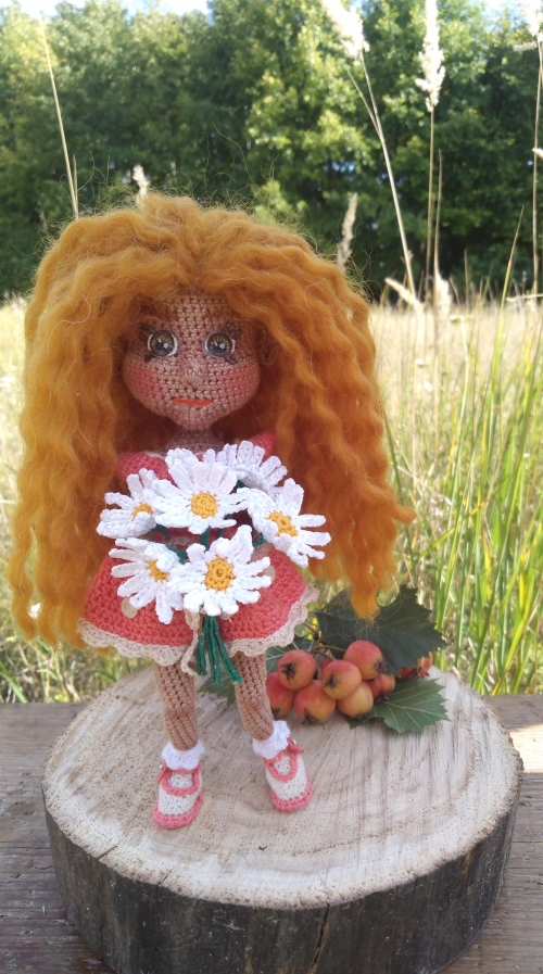 Авторская вязаная кукла