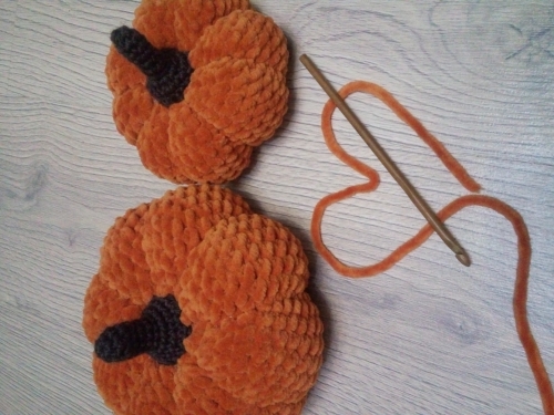 Вязаные тыквы