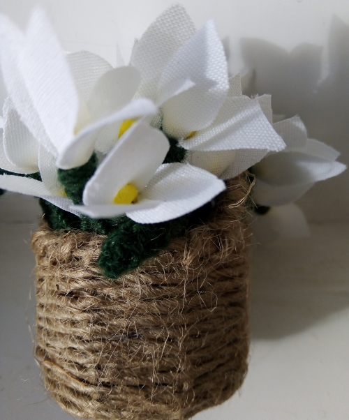 Корзина с подснежниками