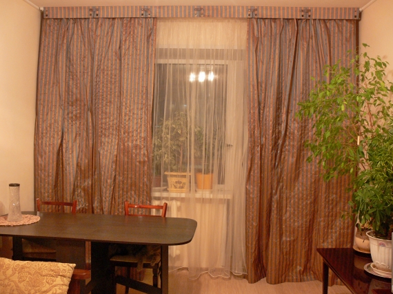 Шторы: комплект штор в полоску.