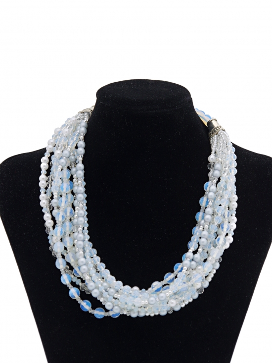 Многорядные бусы голубые
