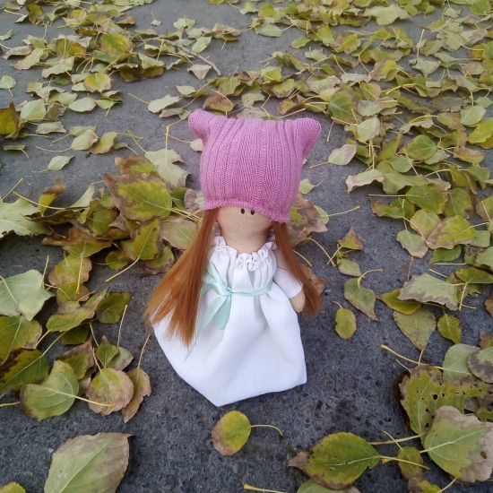 Лизонька в белом платье