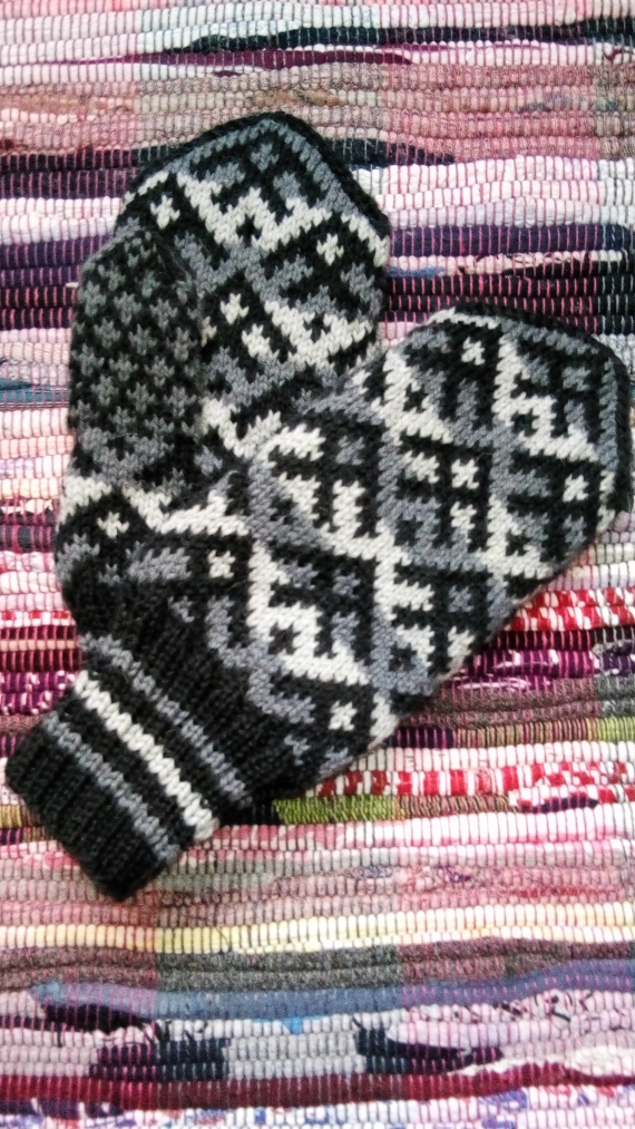 Варежки мужские