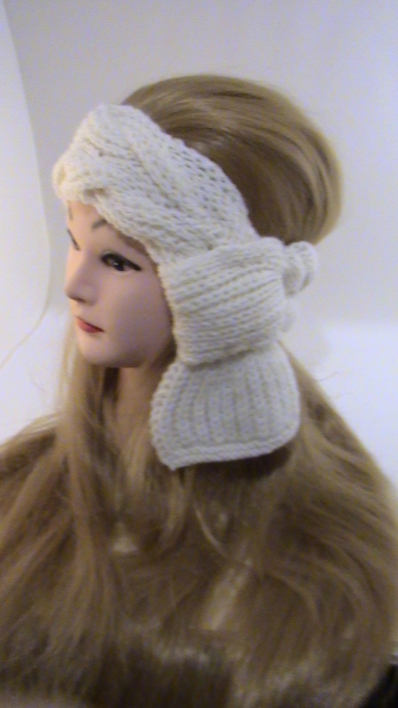 Повязка на голову белая вязаная