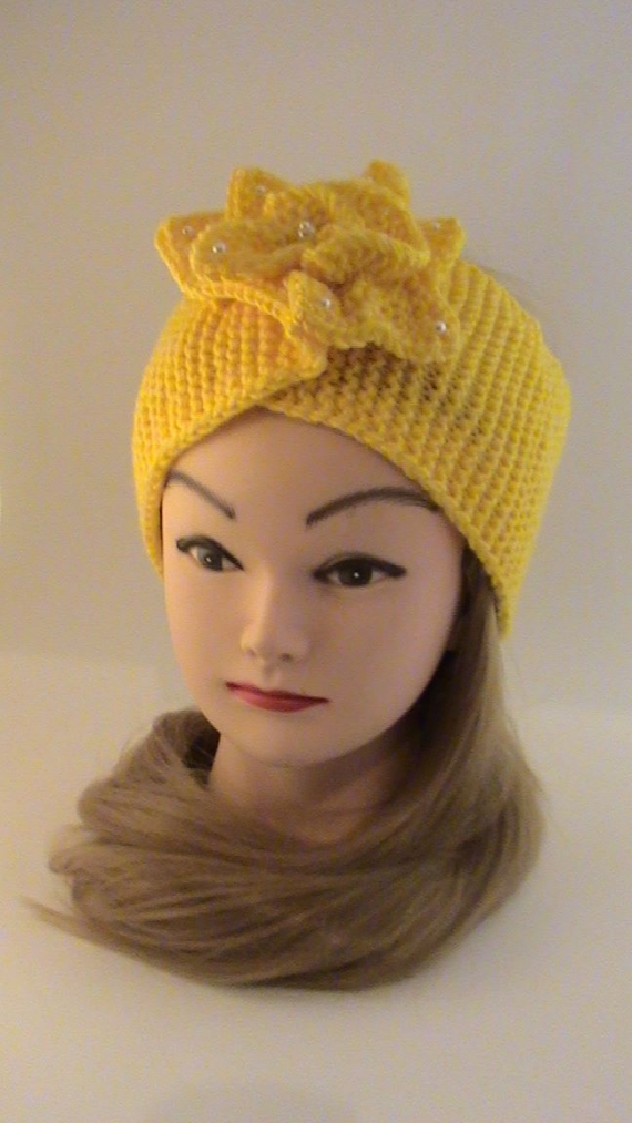 Повязка наголову желтая, вязаная
