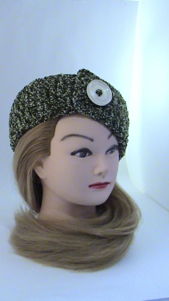 Повязка махровая с пуговицей вязаная