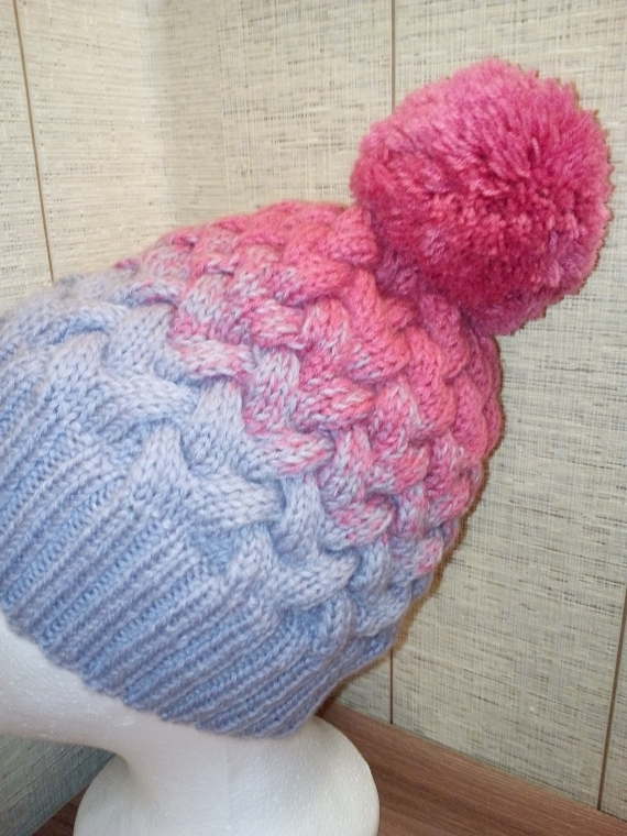 Шапка розовая с серым