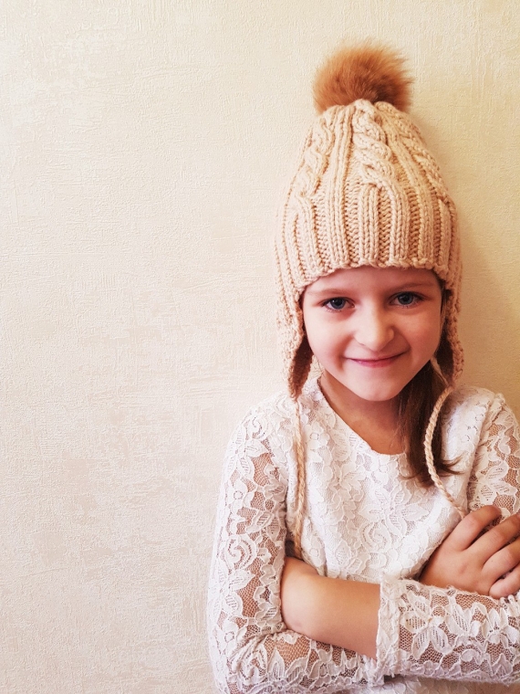 Вязаная детская шапка