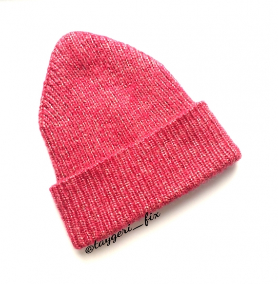 Шапка вязаная.