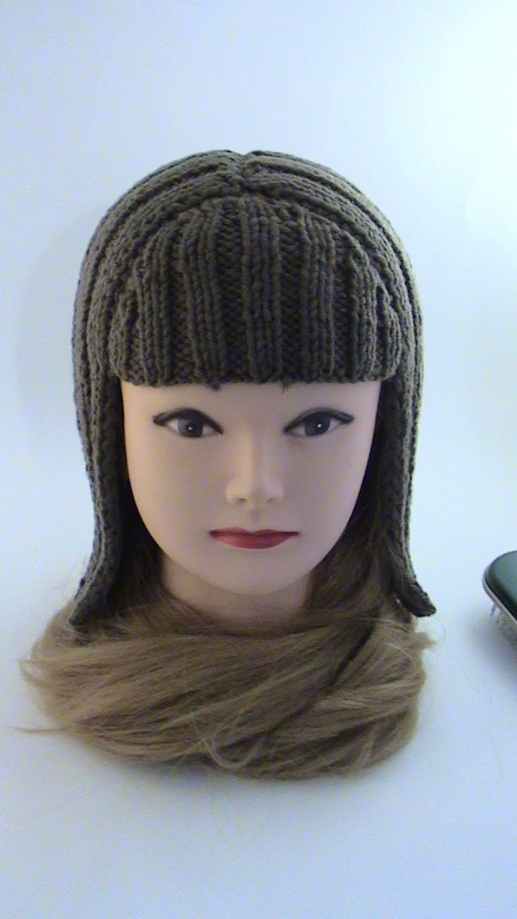 Шапка-паричок Каре коричневый, вязаный крупной вязкой