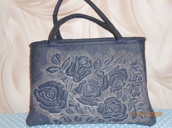 Серьги из дерева и фианита