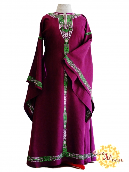 Средневековое льняное платье Пурпурная Лилия; Фэнтези; Вышитое