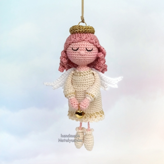 Ангел девочка с сердцем