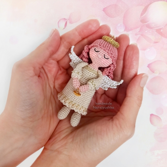 Ангел девочка с сердцем