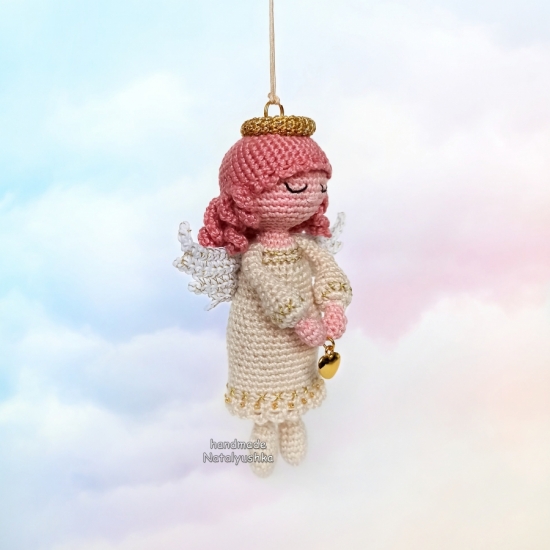 Ангел девочка с сердцем