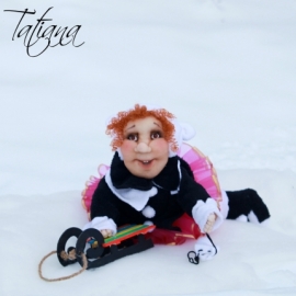 Девочка с санками