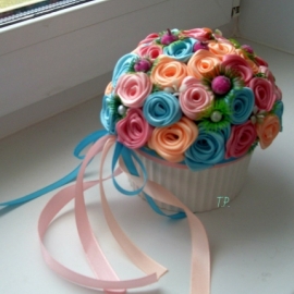 Композиция из атласных лент