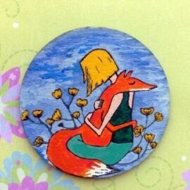 Брошь крупная Объятия с лисицей