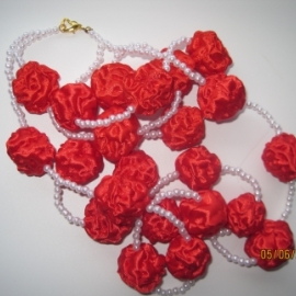 Бусы "Атласные шарики"