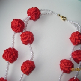 Бусы "Атласные шарики"