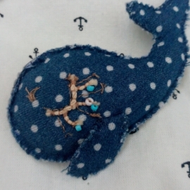 Брошка Кит в горошек