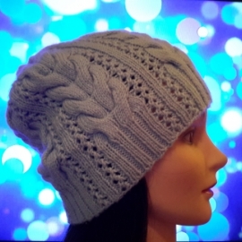 Шапка вязаная женская голубая