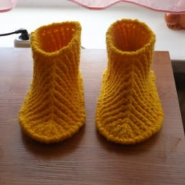 Вязанные тапочки крючком