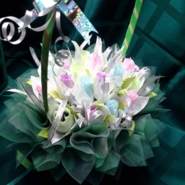 Корзинка с подснежниками