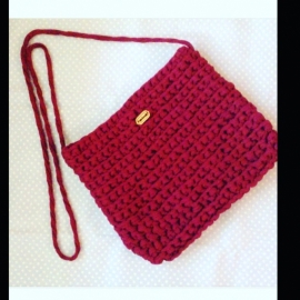 Вязаная трикотажная сумочка для стильных девчонок